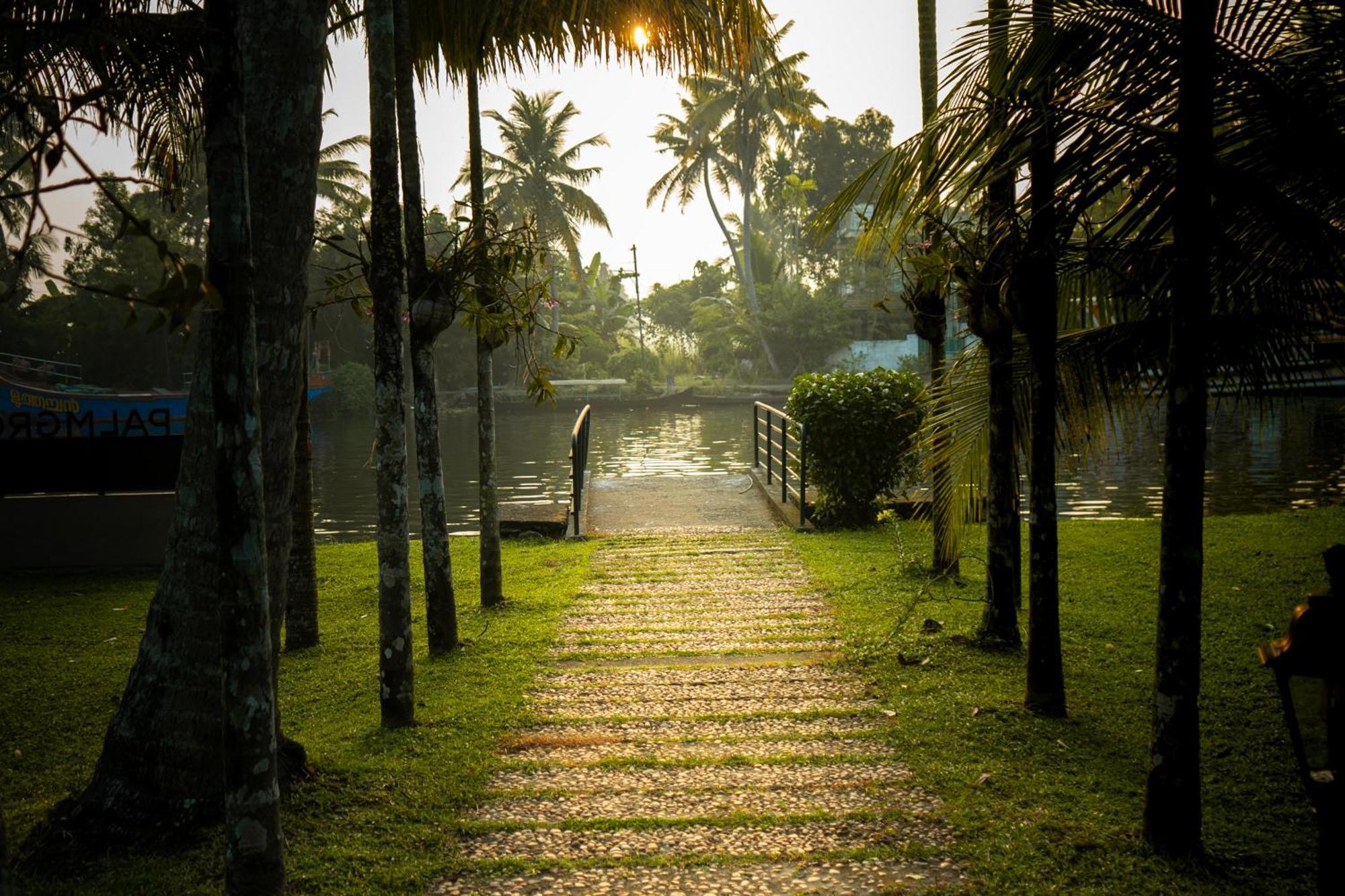 Palmgrove Lake Resort Alappuzha Kültér fotó