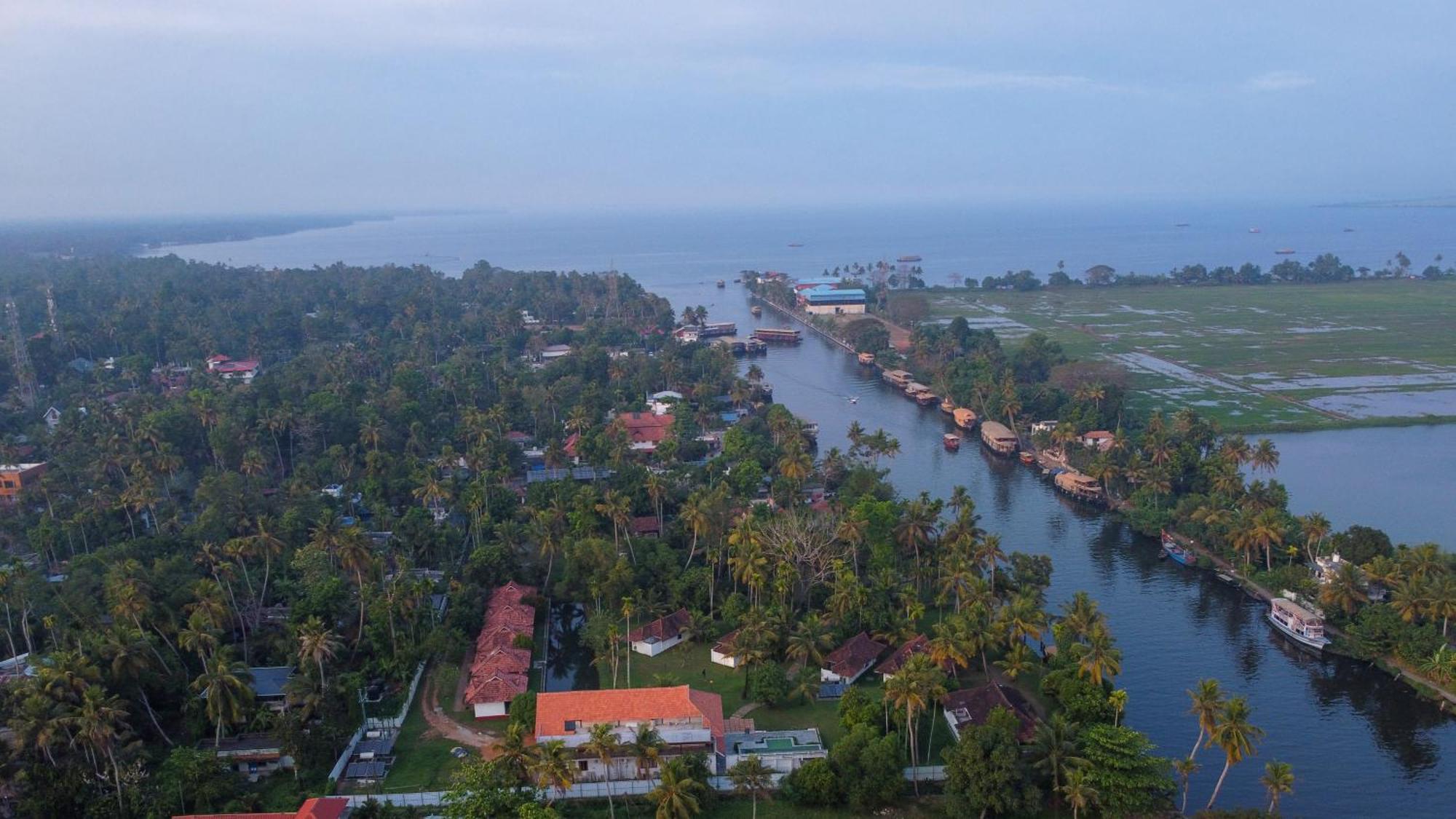 Palmgrove Lake Resort Alappuzha Kültér fotó